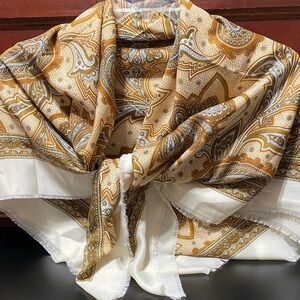 Architect vintage Paisley Patterned 45” x 46” Scarf in Brown and Cream